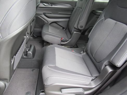 Used 2025 Jeep Grand Cherokee L Laredo w/ Luxury Tech Group I image 29