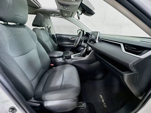 Used 2021 Toyota RAV4 XLE w/ Convenience Package AWD/4WD image 34
