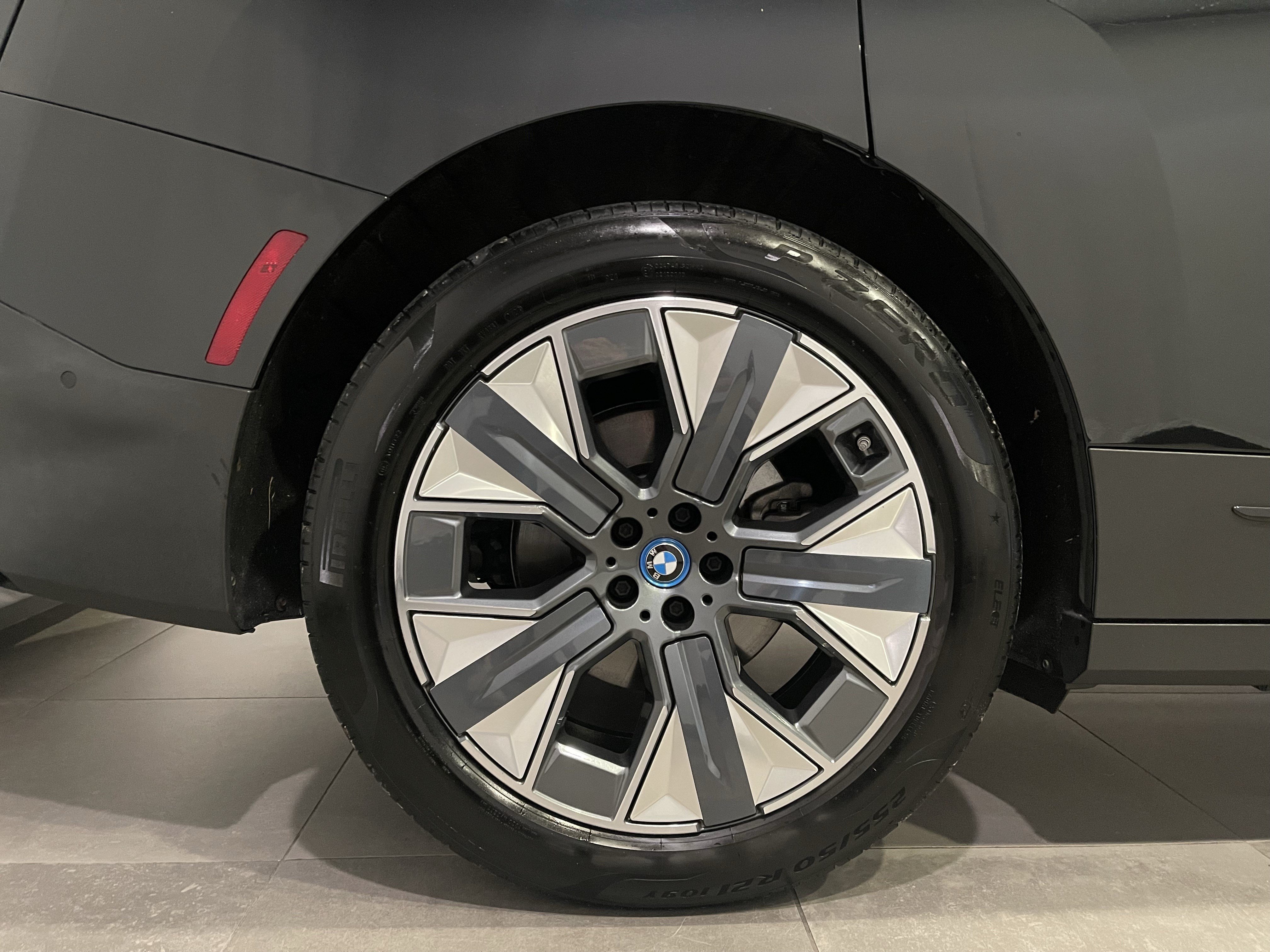 Certified 2024 BMW iX xDrive50 w/ Premium Package AWD/4WD image 9