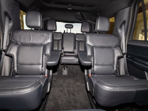 New 2025 Ford Expedition Platinum w/ Stealth Performance Package image 32