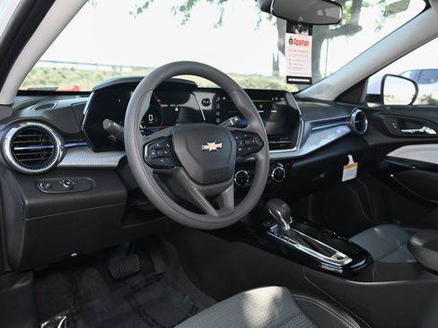 New 2026 Chevrolet Trax LT w/ LPO, Blackout Package image 14