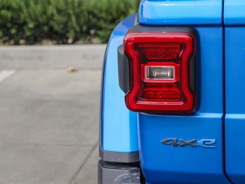 Used 2022 Jeep Wrangler Unlimited Rubicon 4xe w/ Cold Weather Group image 7