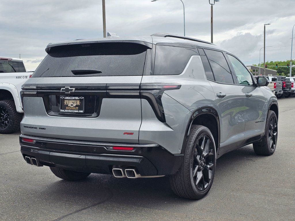 Used 2024 Chevrolet Traverse RS AWD/4WD image 3
