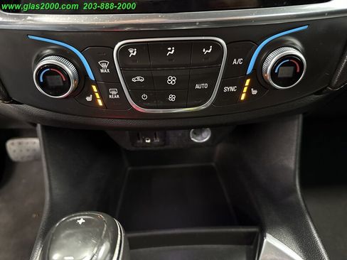 Used 2018 Chevrolet Traverse LT image 17