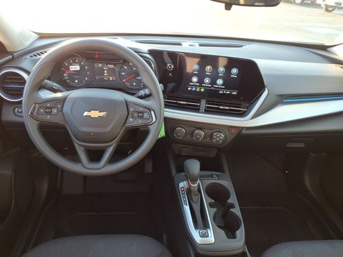 New 2026 Chevrolet Trax LS w/ LS Convenience Package FWD image 10
