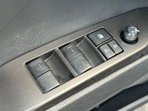 Used 2023 Toyota Camry SE image 14