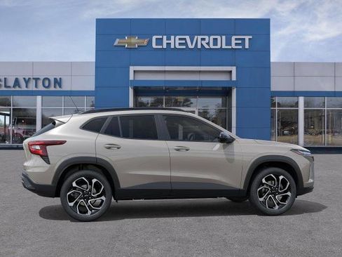 New 2026 Chevrolet Trax RS w/ Sunroof Package image 34