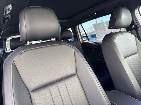 Certified 2023 Volkswagen Tiguan SE R-Line image 19