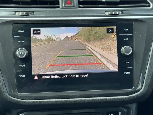 Used 2018 Volkswagen Tiguan SEL Premium w/ 3rd Row Seat Package image 18