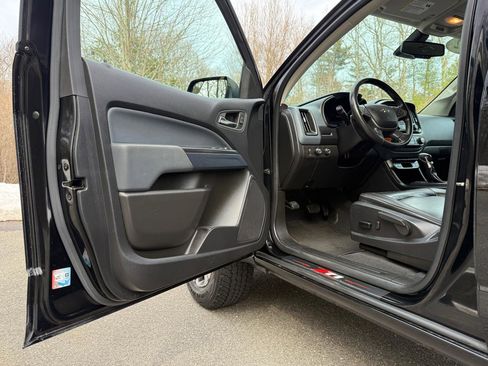 Used 2022 Chevrolet Colorado Z71 image 12