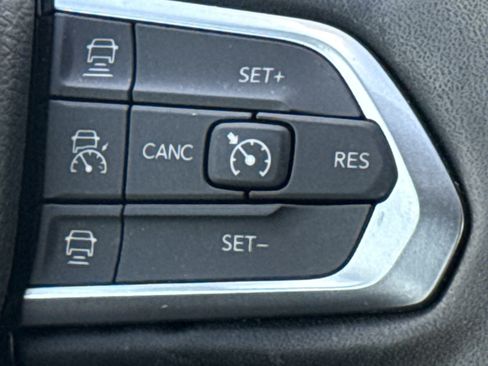 Used 2023 Jeep Compass Limited image 19