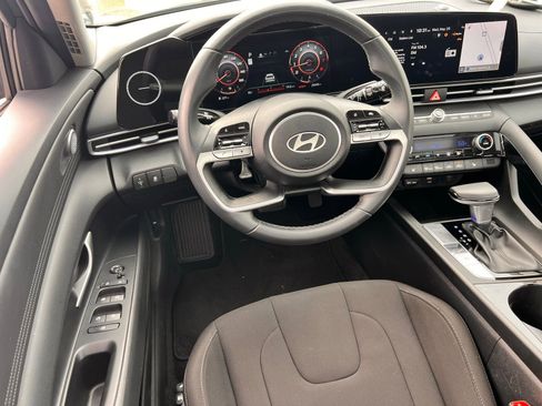 Used 2024 Hyundai Elantra SEL w/ Convenience Package FWD image 35