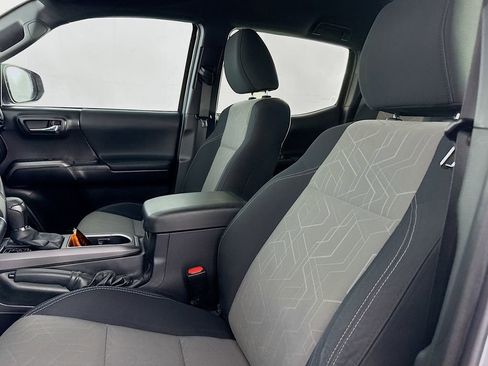 Used 2022 Toyota Tacoma TRD Off-Road w/ Technology Package image 34