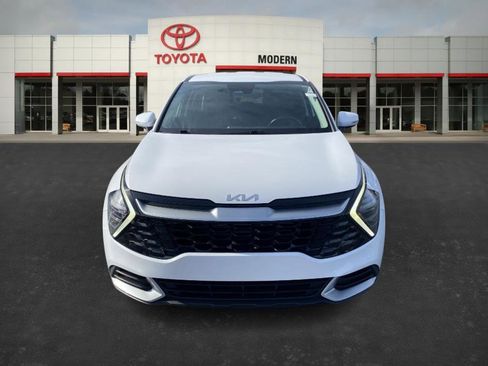 Used 2025 Kia Sportage EX image 2