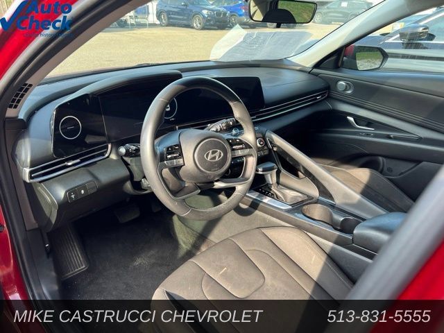Used 2025 Hyundai Elantra SEL FWD image 6