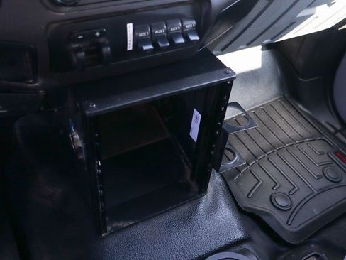 Used 2016 Ford F550 2WD Regular Cab Super Duty image 31