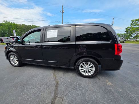 Used 2018 Dodge Grand Caravan SXT FWD image 8