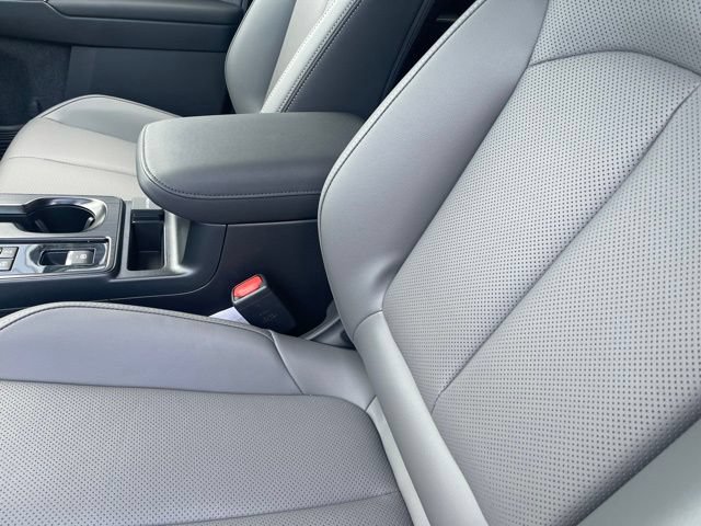 New 2026 Subaru Outback Limited AWD/4WD image 17