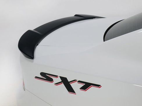 Used 2019 Dodge Charger SXT image 28