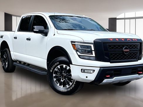 Used 2021 Nissan Titan PRO-4X w/ Pro-4x Convenience Package AWD/4WD image 1
