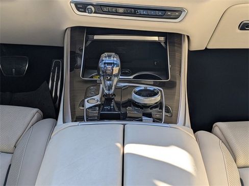 Used 2019 BMW X5 xDrive50i w/ M Sport Package image 19