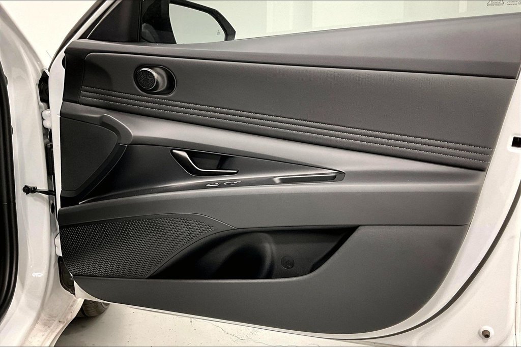 New 2026 Hyundai Elantra SEL FWD image 11