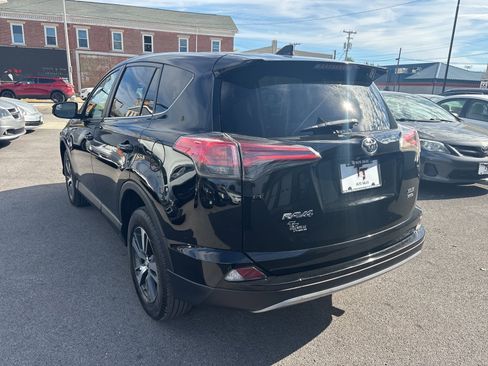 Used 2018 Toyota RAV4 XLE image 3