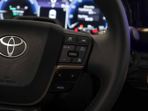 New 2025 Toyota Crown Signia image 19