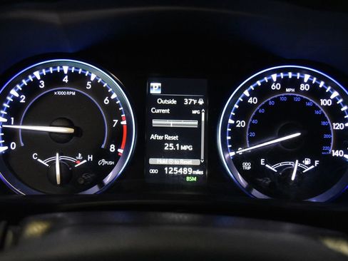 Used 2017 Toyota Highlander Limited image 20