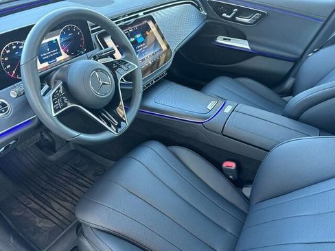 Used 2025 Mercedes-Benz E 350 Sedan image 11