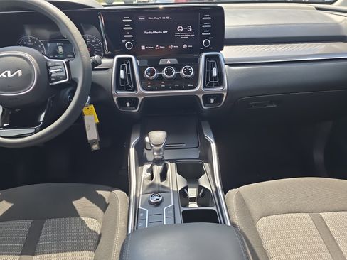Certified 2023 Kia Sorento LX FWD image 13