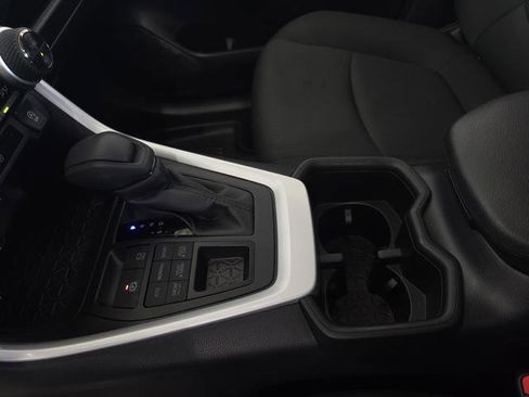 Used 2025 Toyota RAV4 XLE image 20