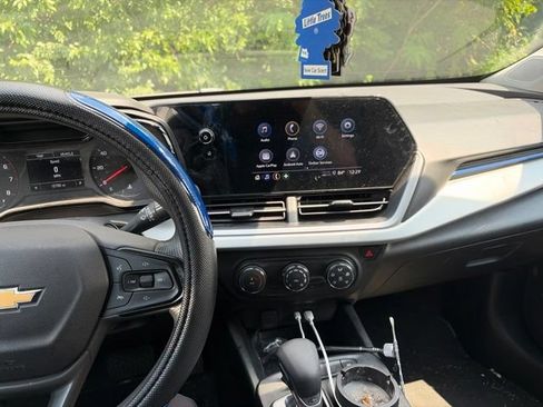 Used 2026 Chevrolet Trax LS FWD image 15