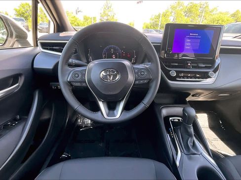 Used 2026 Toyota Corolla SE FWD image 6