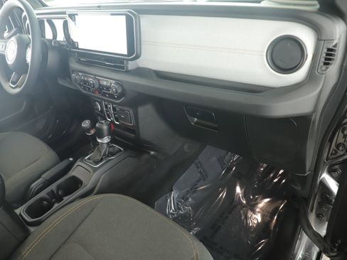 Certified 2024 Jeep Wrangler Sport S image 19