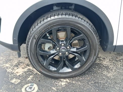 Used 2017 Land Rover Discovery Sport HSE AWD/4WD image 8