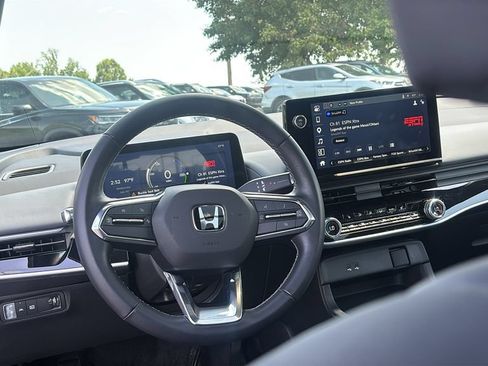 Used 2024 Honda Prologue Touring image 13