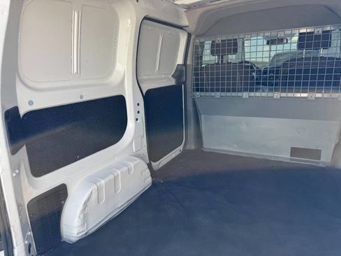Used 2019 Nissan NV200 S image 32