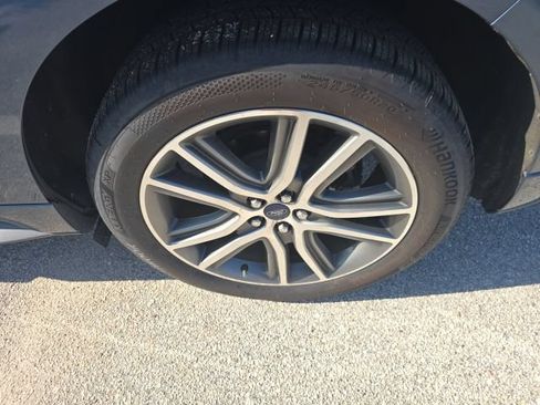 Used 2019 Ford Edge Titanium w/ Equipment Group 301A FWD image 28