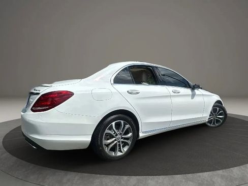 Used 2017 Mercedes-Benz C 300 4MATIC Sedan image 4