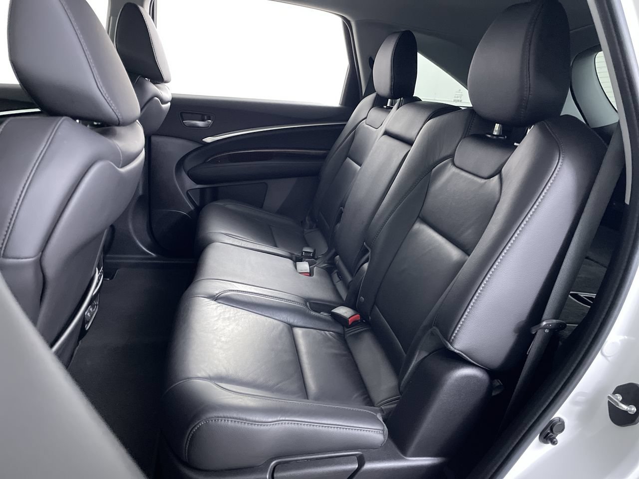 Used 2020 Acura MDX SH-AWD image 23