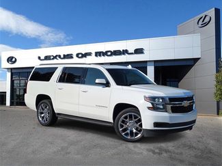 Used 2019 Chevrolet Suburban LT image 1