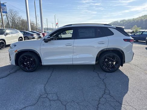 New 2026 Volkswagen Tiguan SE R-Line FWD image 3