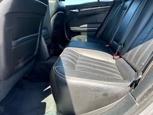 Used 2018 Chrysler 300 S w/ 300S Premium Group RWD image 14