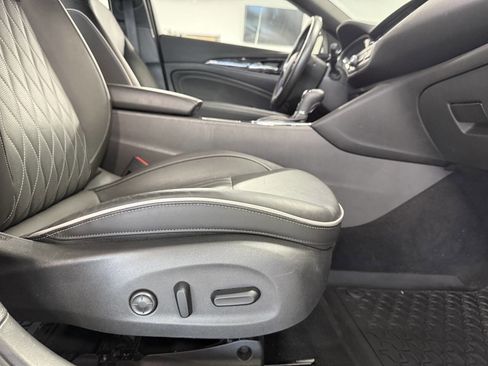 Used 2019 Buick Regal Avenir w/ Driver Confidence Package II image 26