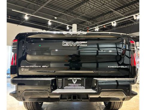 Used 2025 GMC Sierra EV Denali image 13