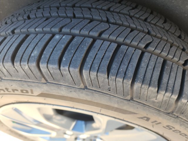 Used 2019 Chevrolet Traverse RS FWD image 25