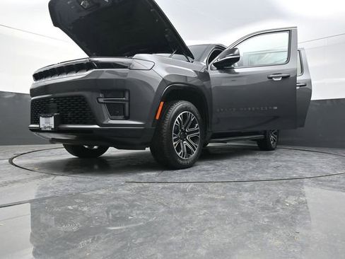 New 2026 Jeep Grand Wagoneer L 4WD image 31