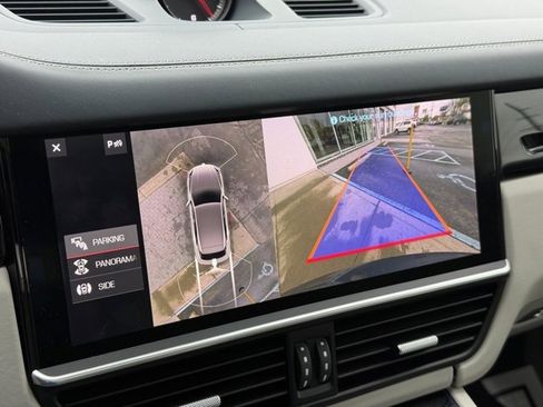 Used 2019 Porsche Cayenne S image 33