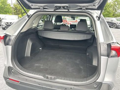 Used 2025 Toyota RAV4 XLE AWD/4WD image 12